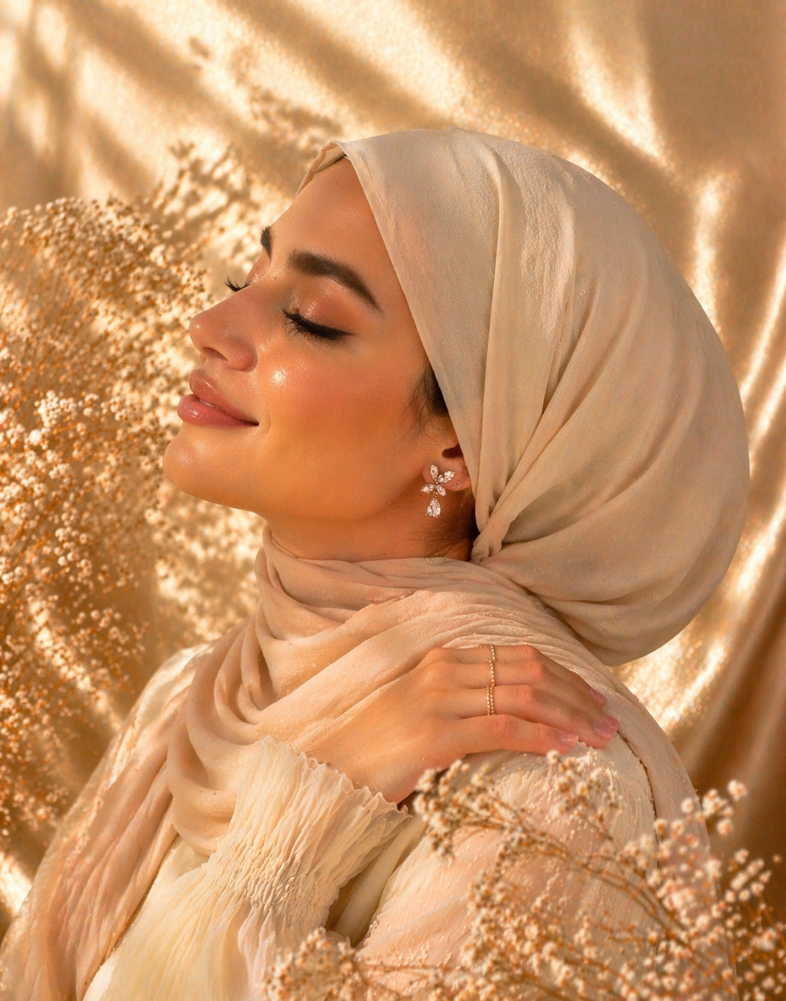 أقراط كريستال متدلية بتصميم بتلة
