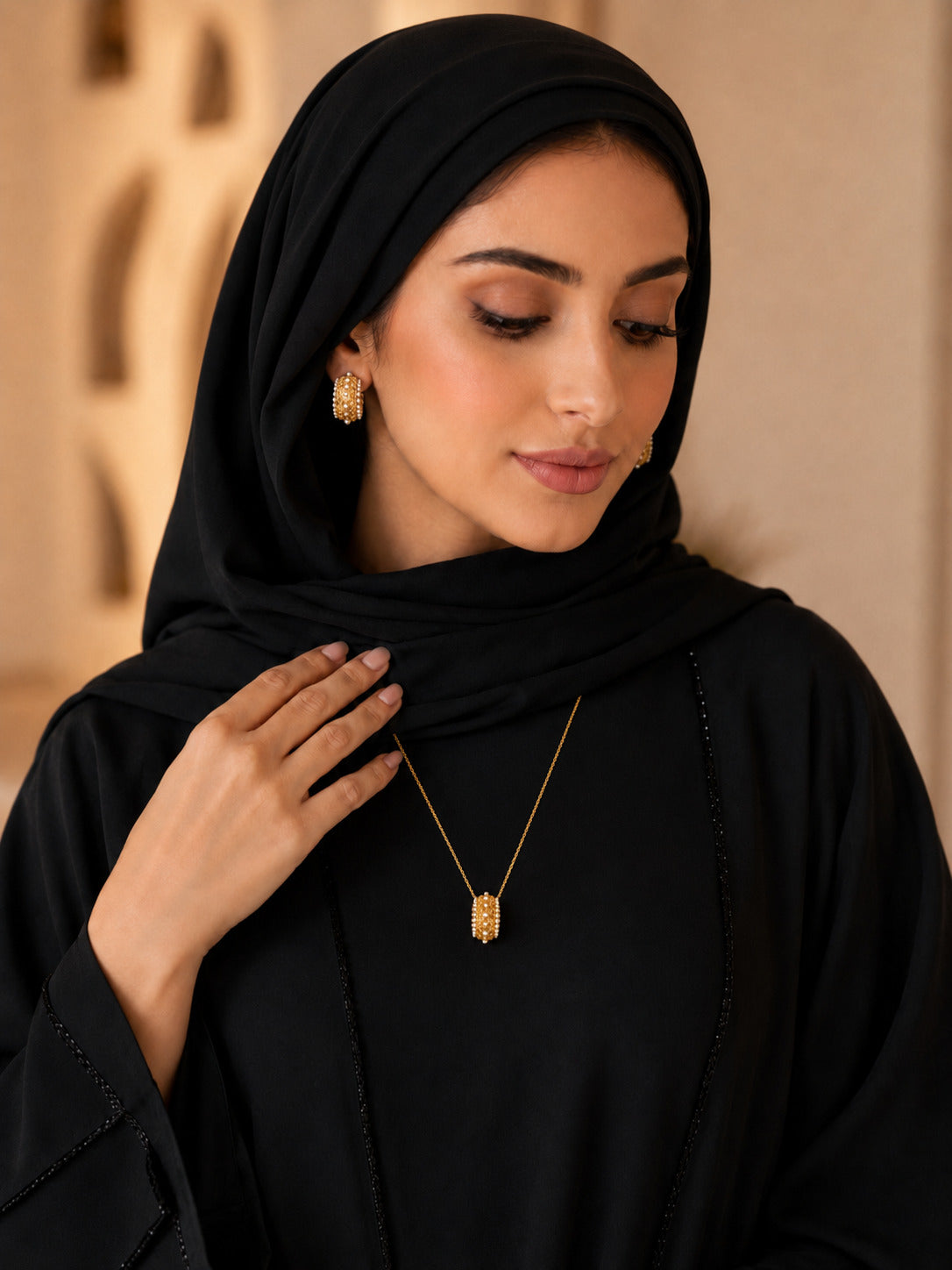 Noor Gold Pendant Set