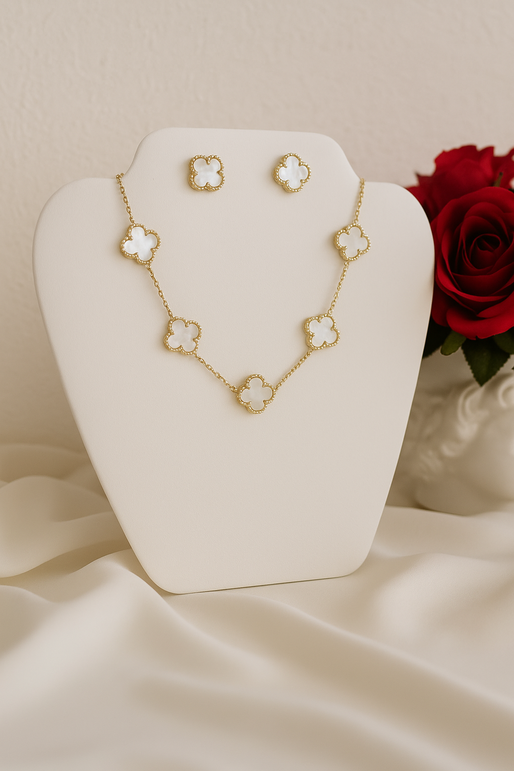 Alhambra Pendant Set