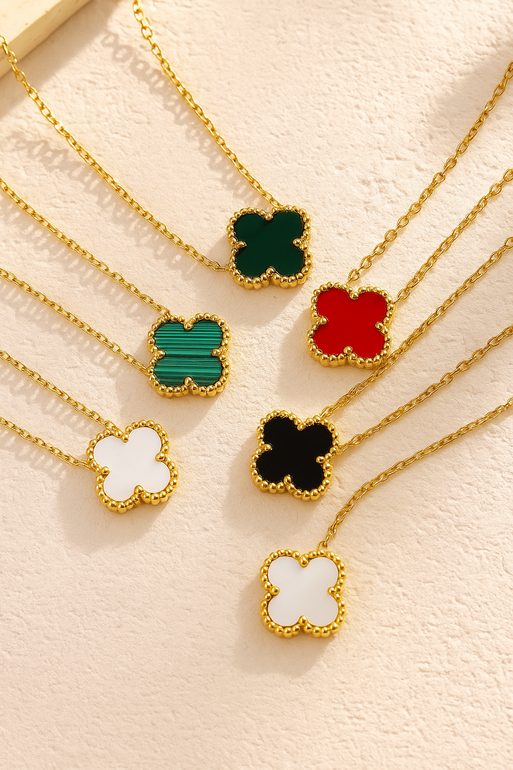 Alhambra Pendant Set