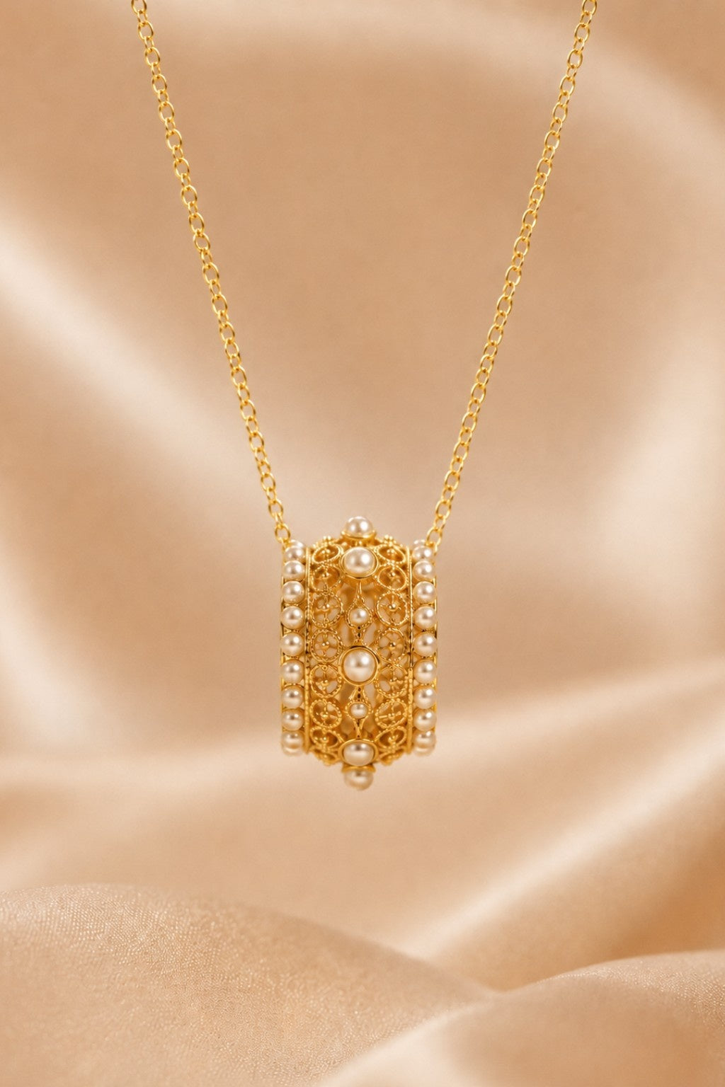 Noor Gold Pendant Set