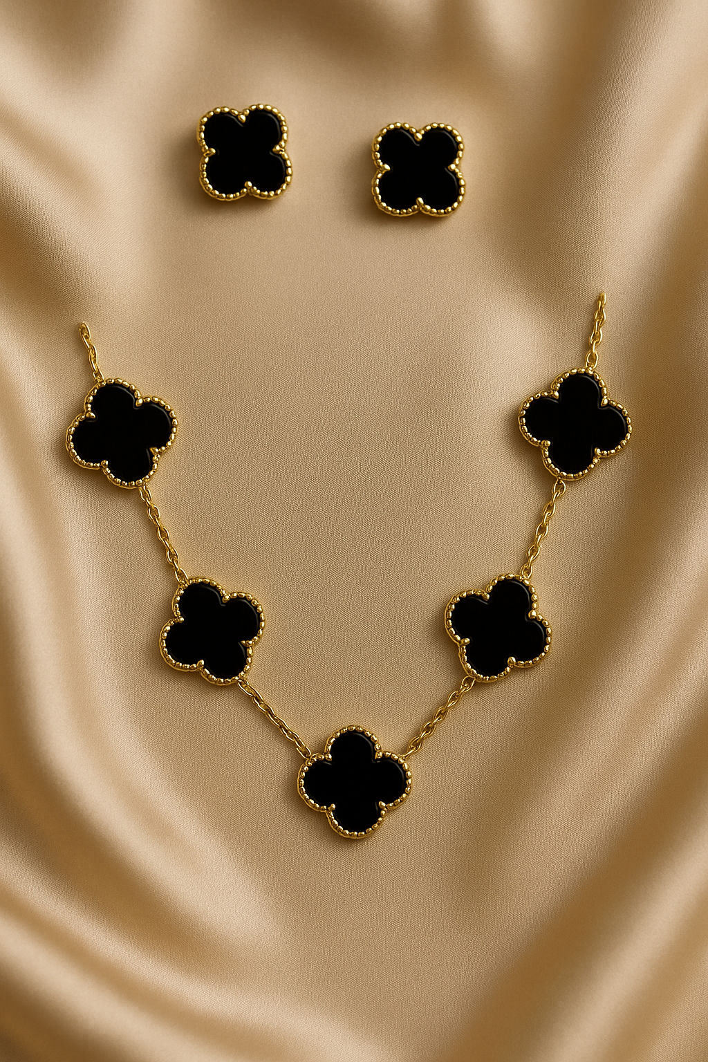 Alhambra Pendant Set