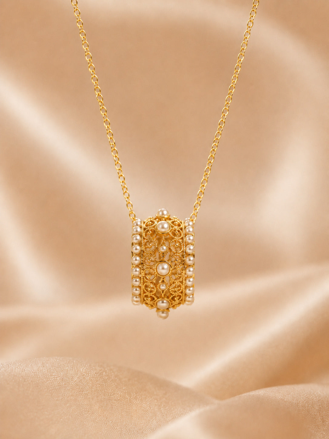 Noor Gold Pendant Set