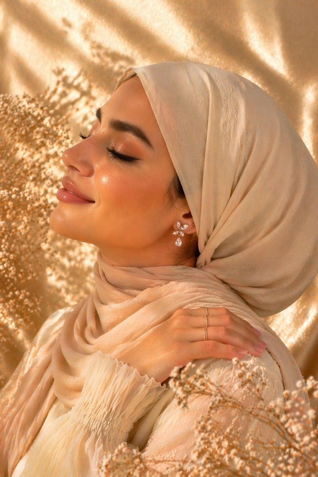 أقراط كريستال متدلية بتصميم بتلة
